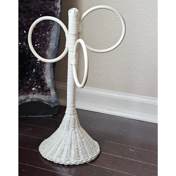 Vintage White Wicker and Rattan MCM Boho Guest / Hand Towel Rack 1970s - Picture 1 of 5